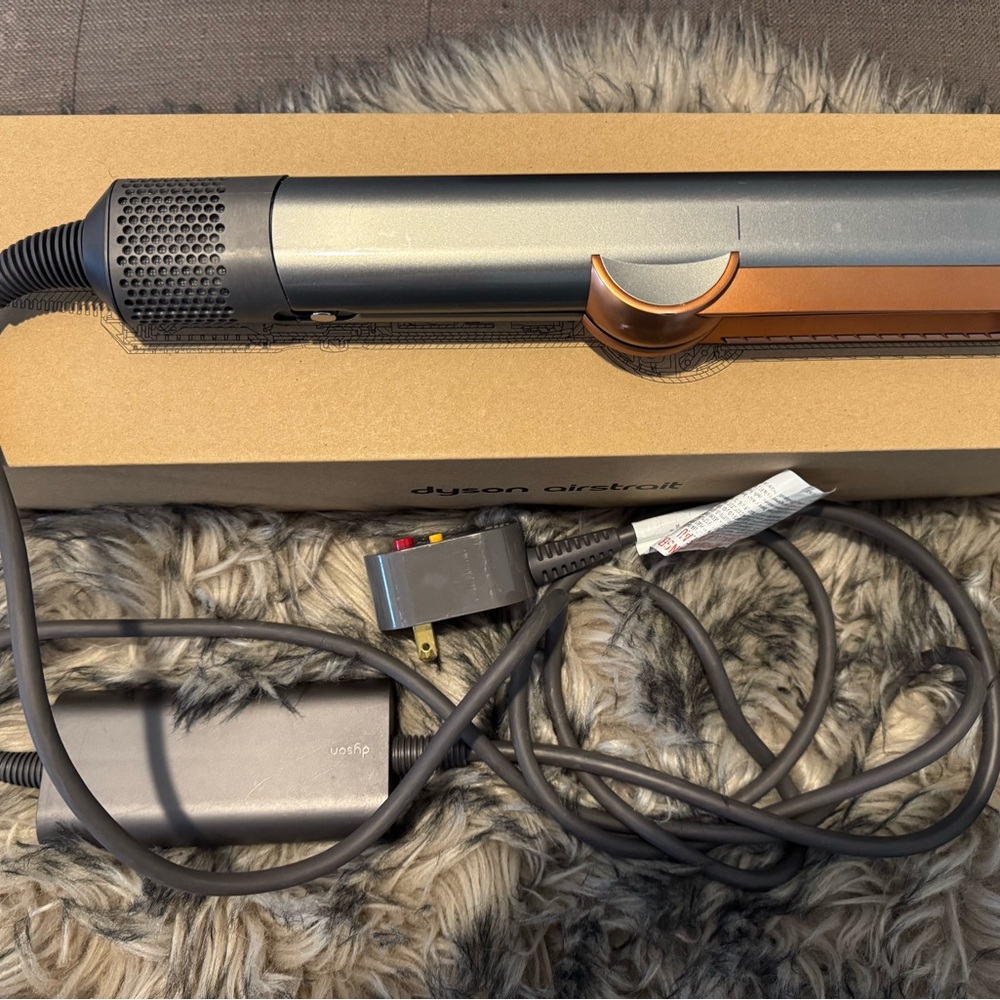 Dyson airstrait airstraight blow drier hair straightener silver w box holder